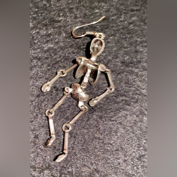 💥Skeleton Fishhook Earring💥 NEW - Picture 3 of 6